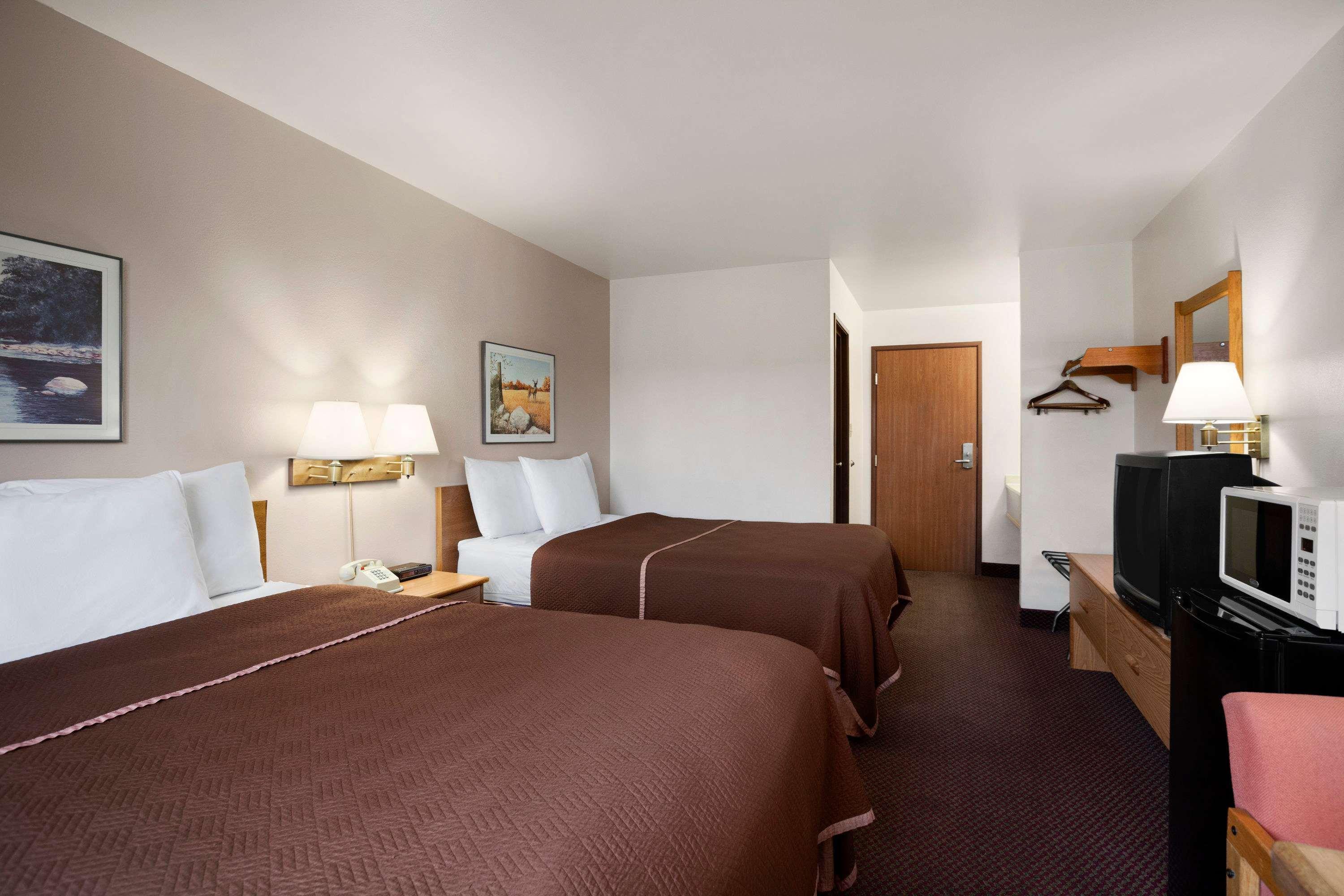 Travelodge By Wyndham Elko Nv Bagian luar foto