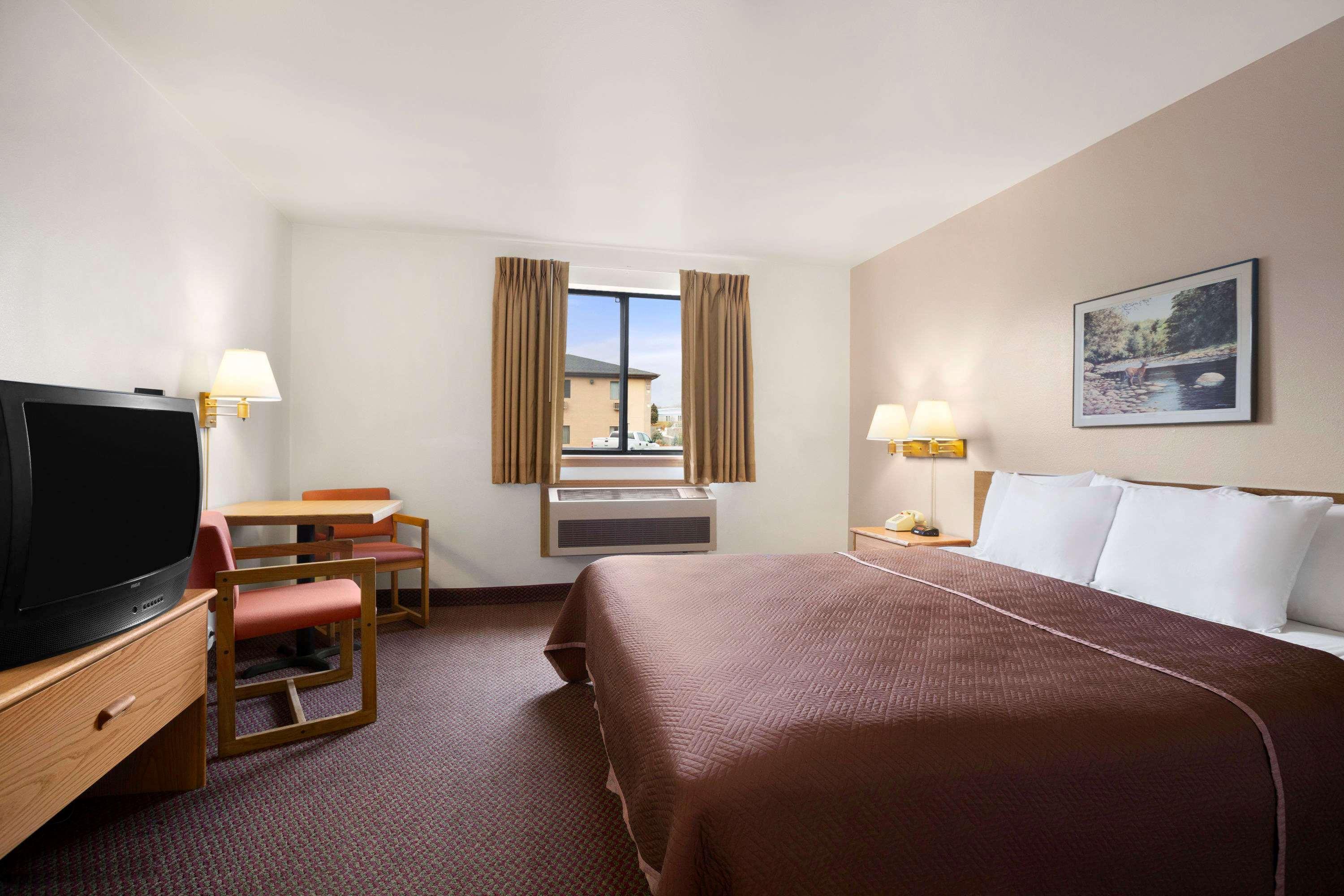 Travelodge By Wyndham Elko Nv Bagian luar foto