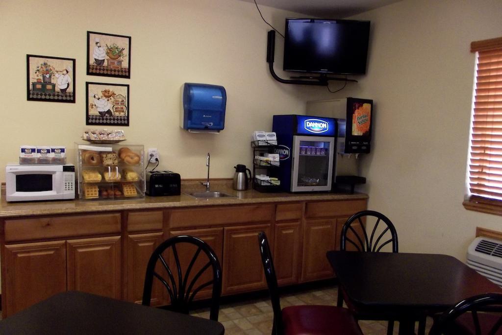Travelodge By Wyndham Elko Nv Bagian luar foto