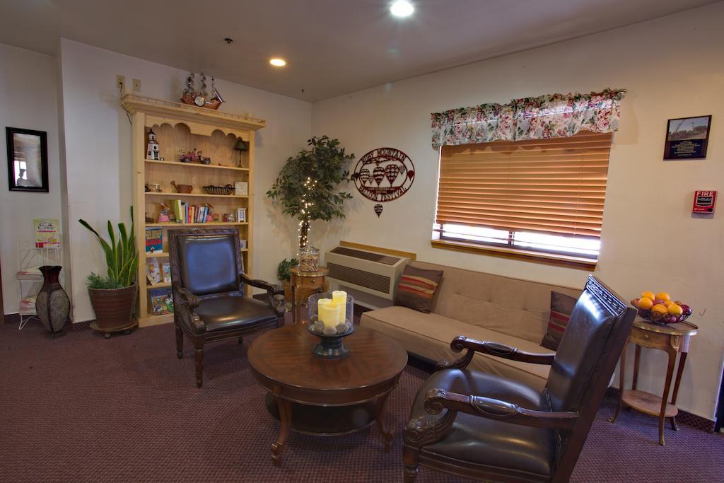 Travelodge By Wyndham Elko Nv Bagian luar foto