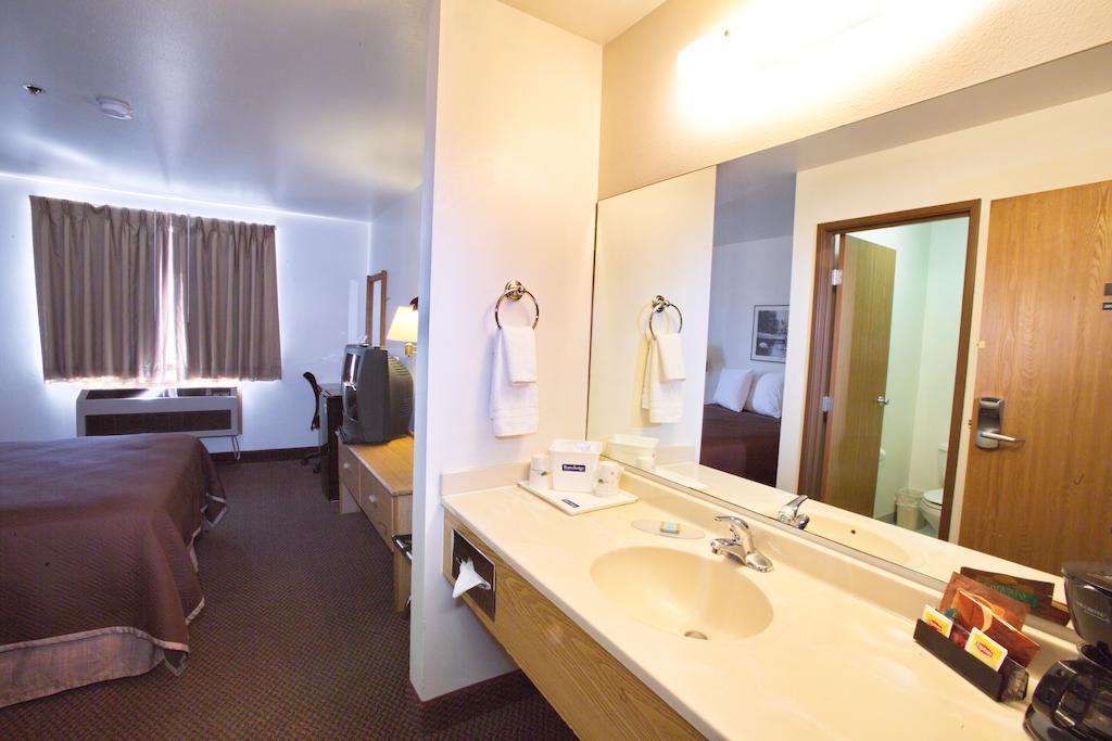 Travelodge By Wyndham Elko Nv Bagian luar foto